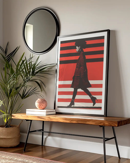 Vrouw loopt over straat - Op-art - Rood en zwart